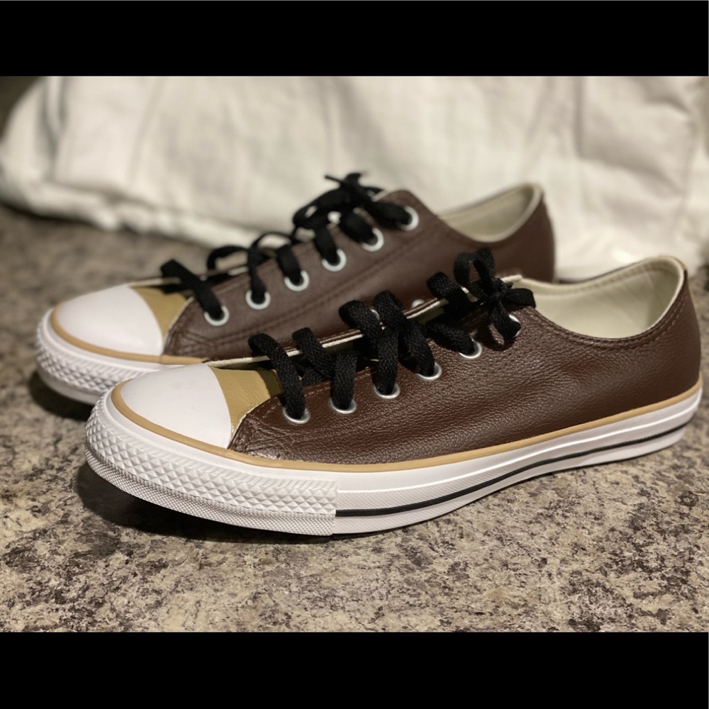 Converse- Never Worn